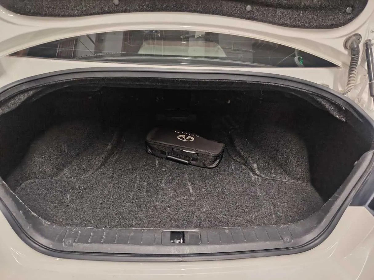 Car image 28