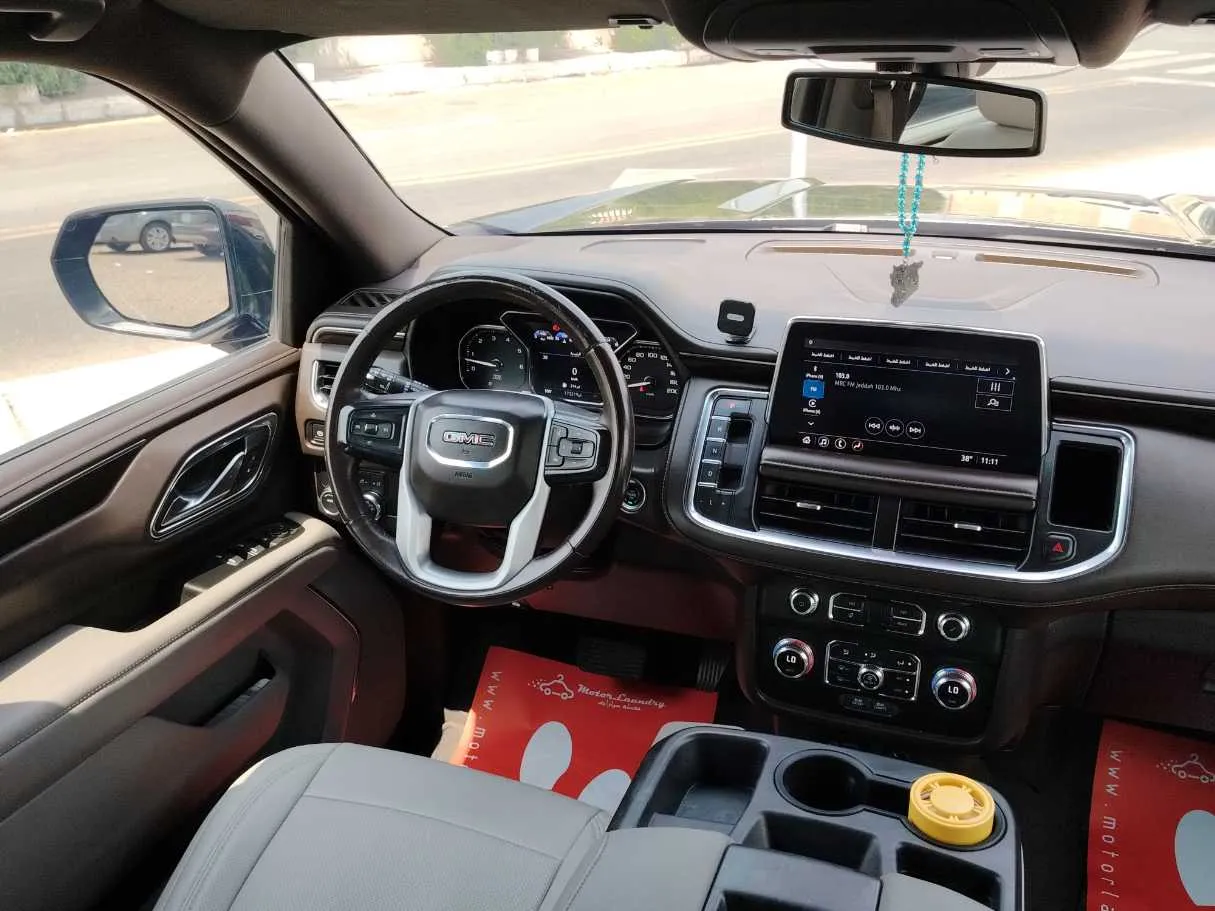 Car image 22