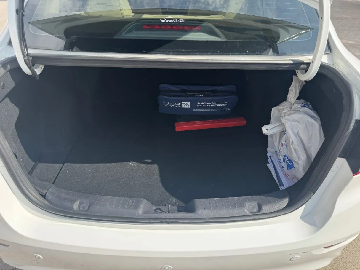 Car image 20