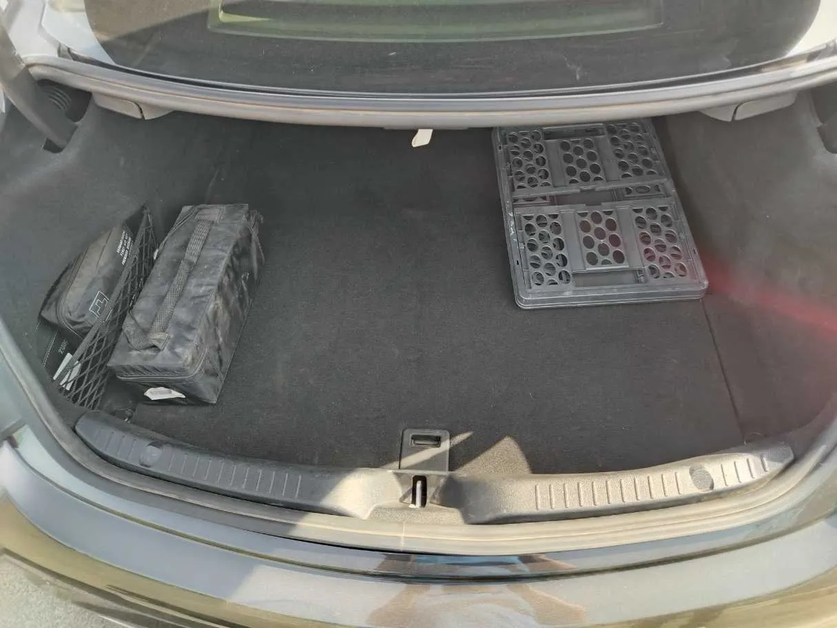 Car image 30