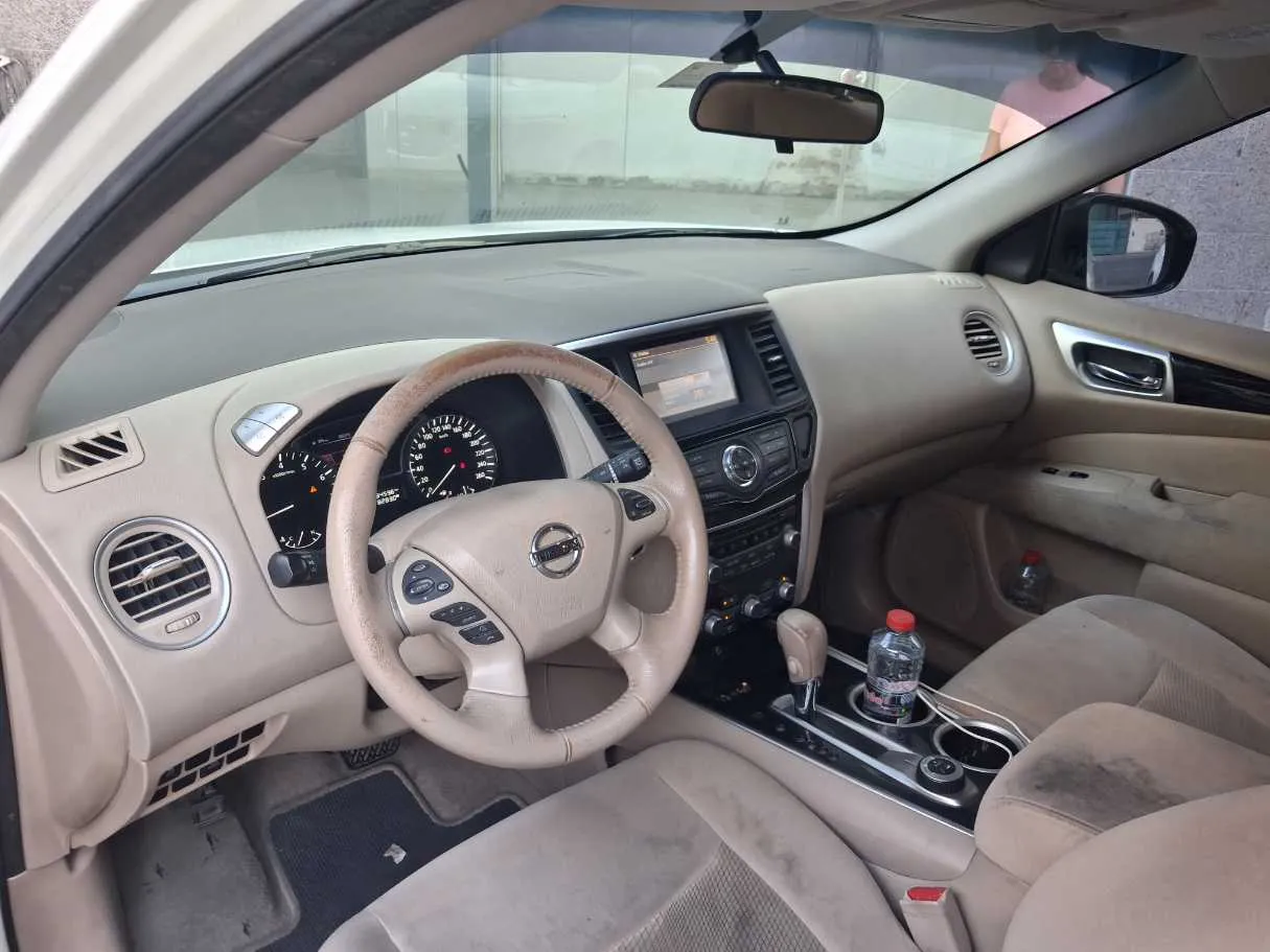 Car image 7