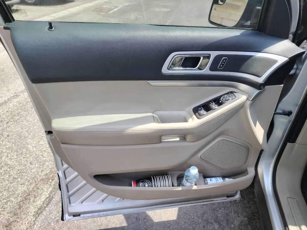 Car image 38