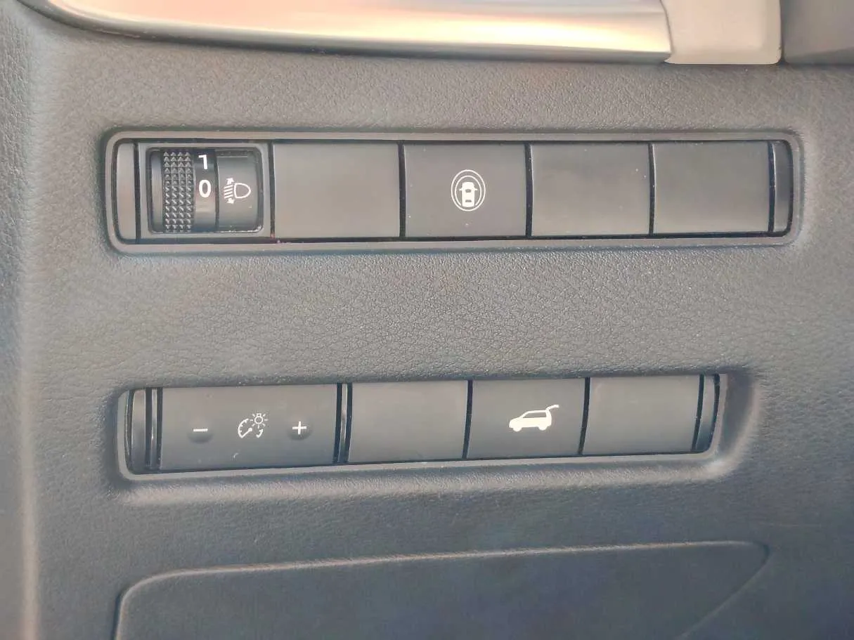 Car image 35