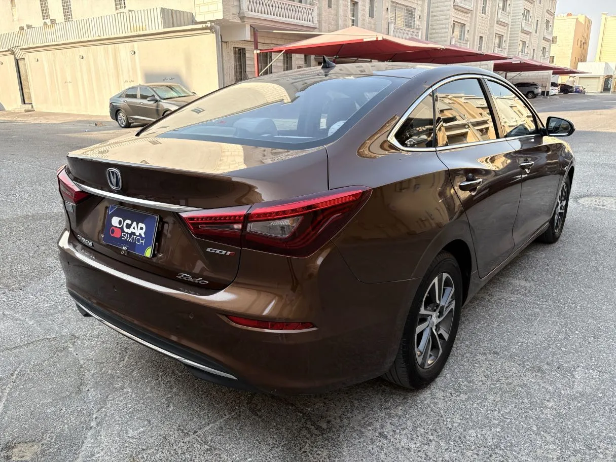 Car image 5