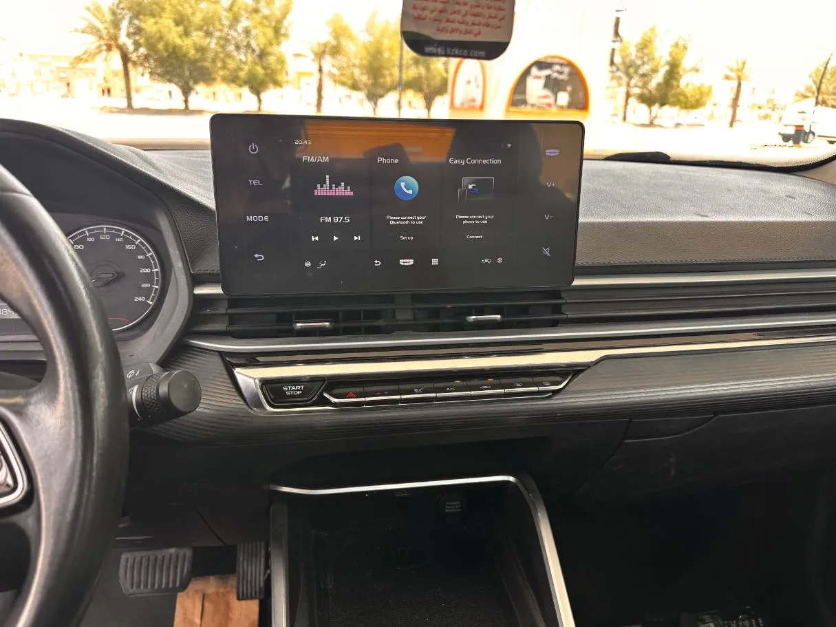 Car image 16