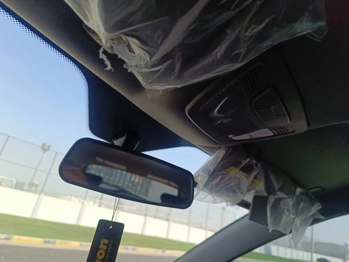 Car image 28