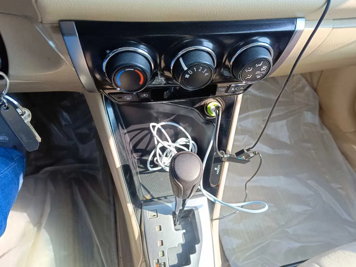 Car image 19