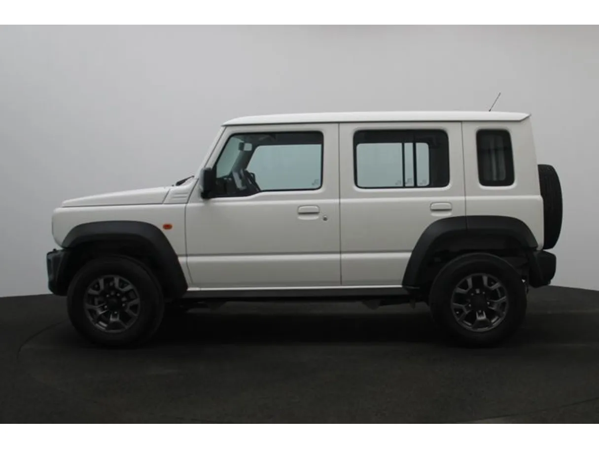 Car image 3