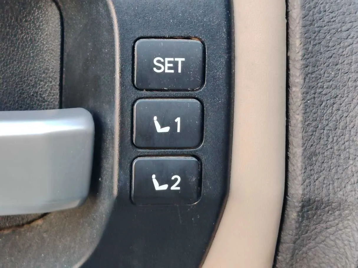 Car image 29