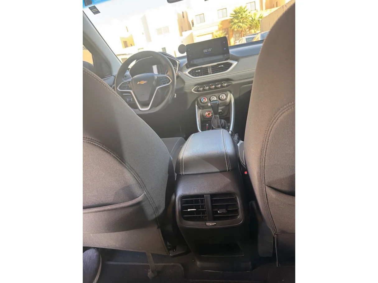 Car image 19