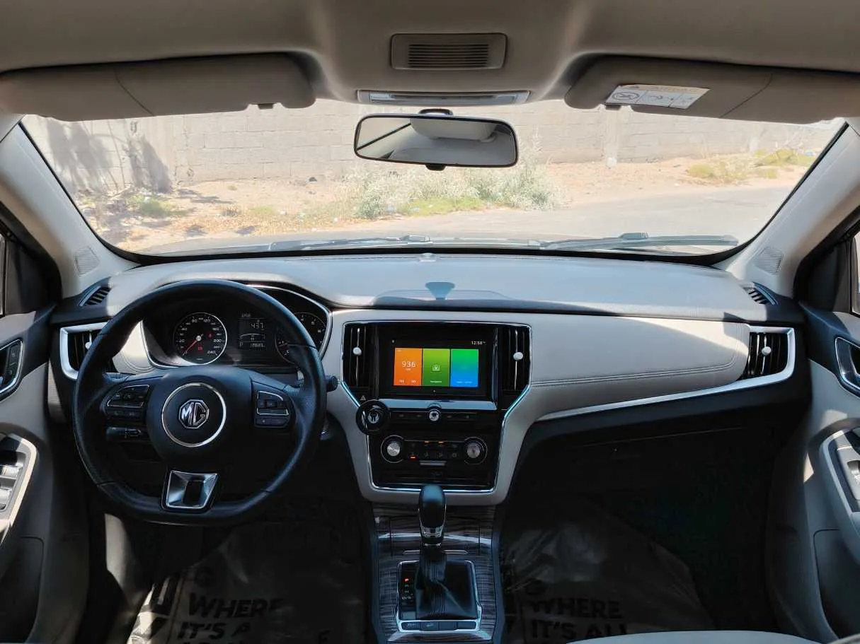 Car image 16