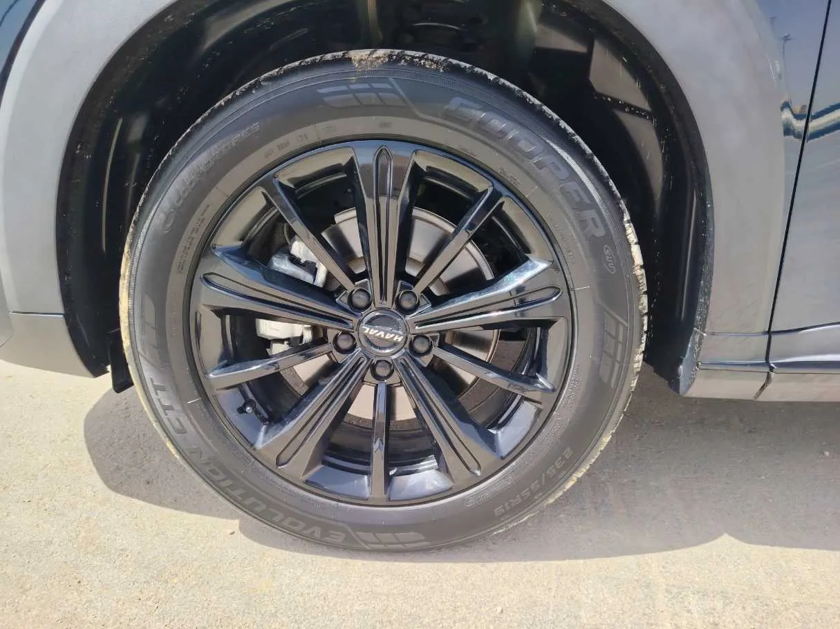 Car image 10