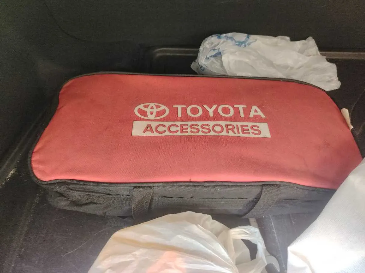 Car image 40