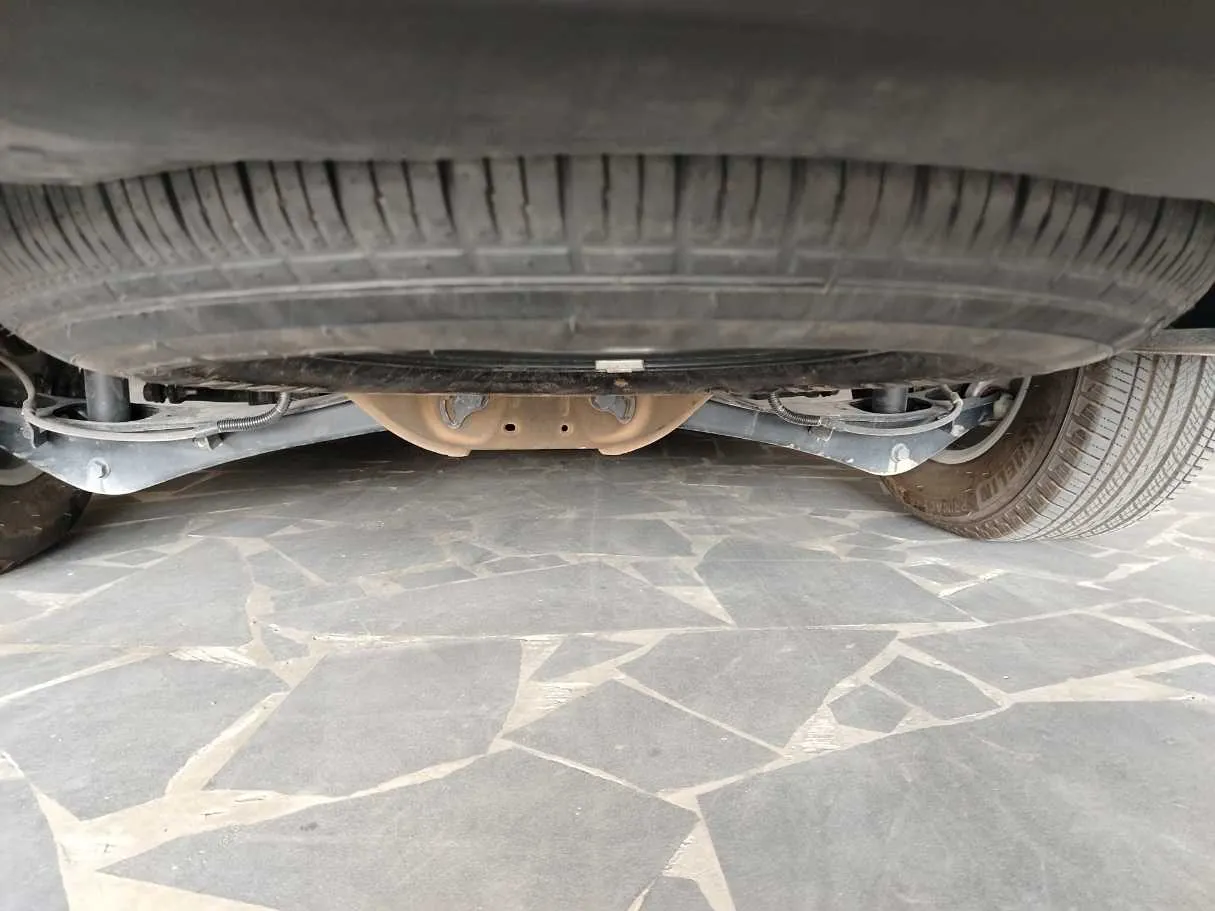 Car image 40