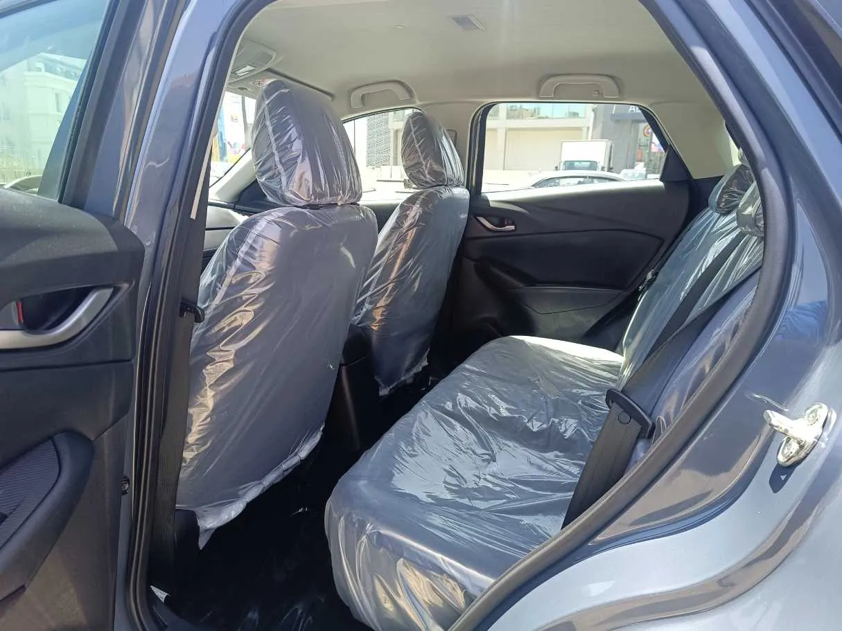 Car image 19