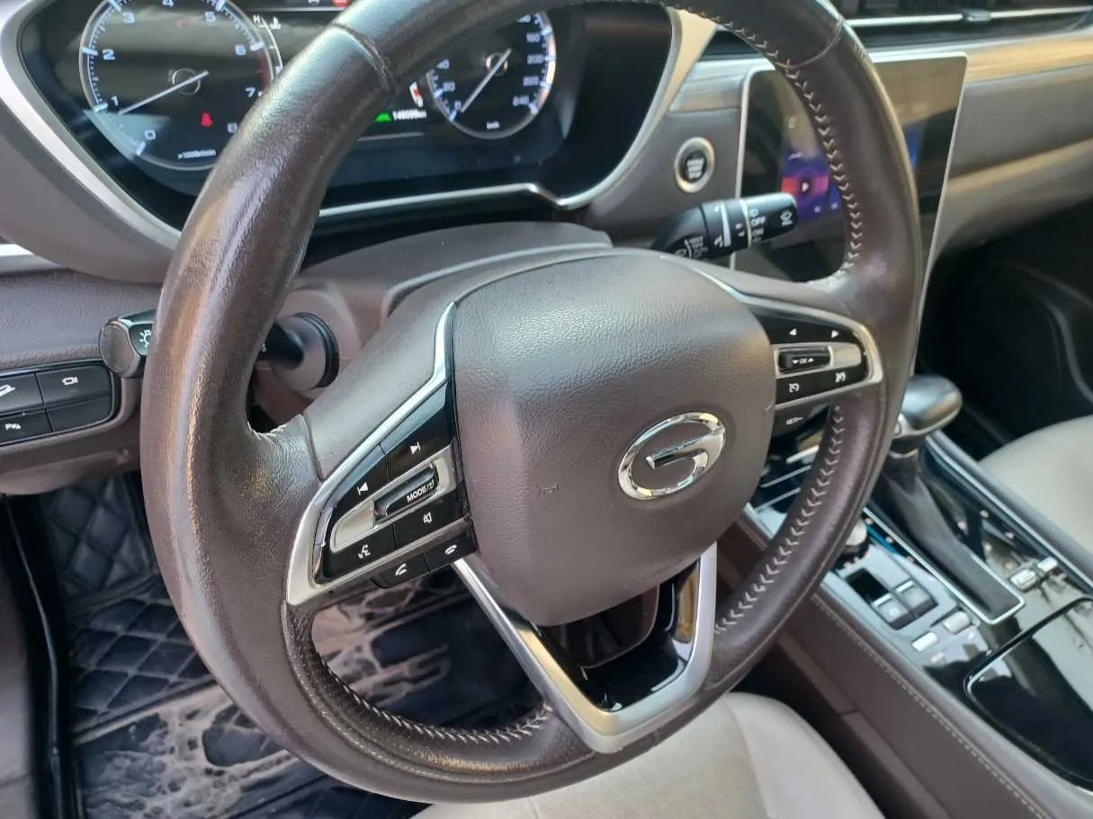 Car image 19