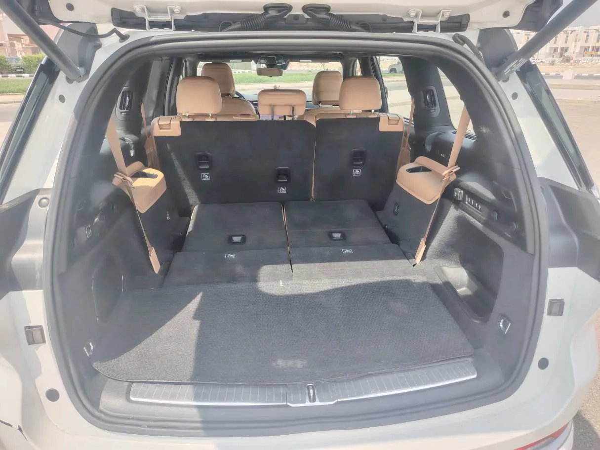 Car image 28