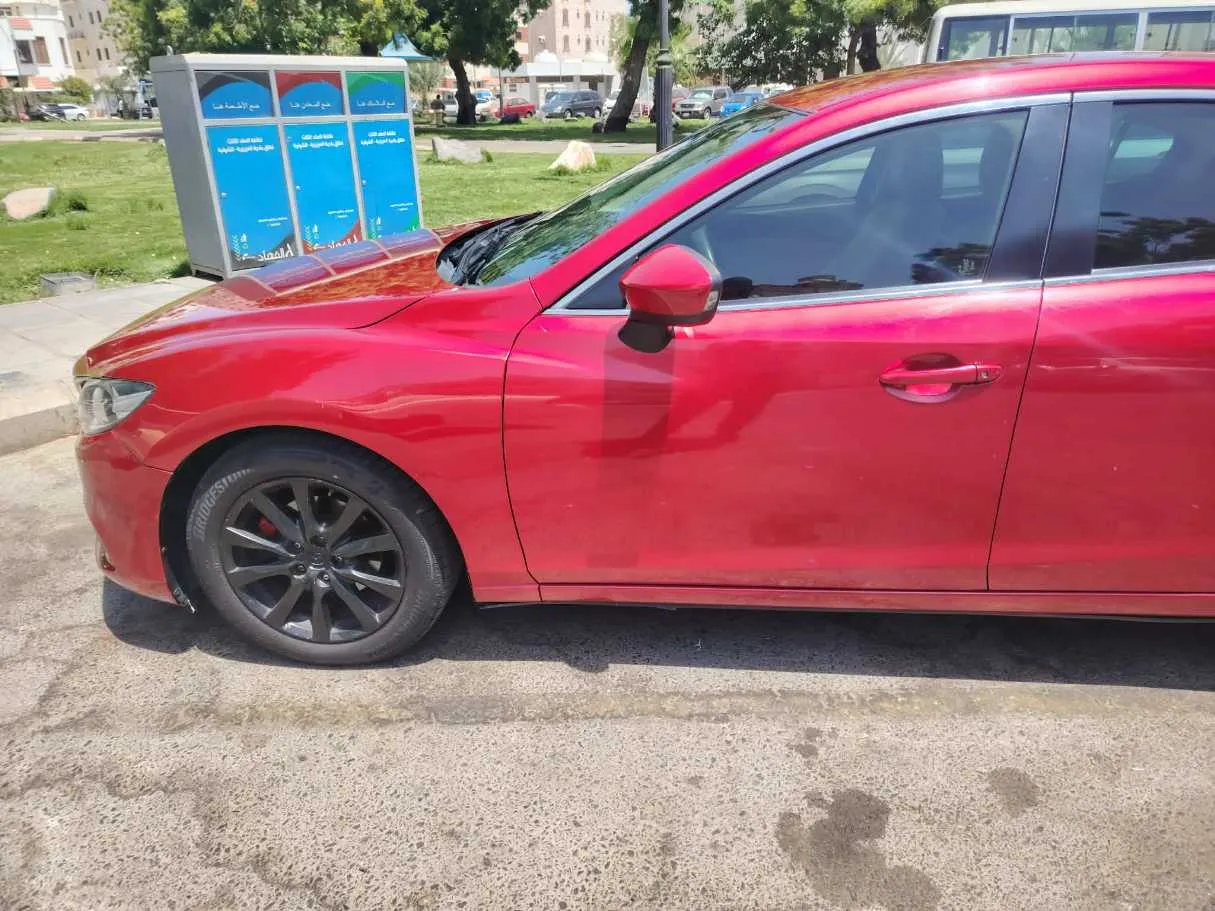 Car image 10