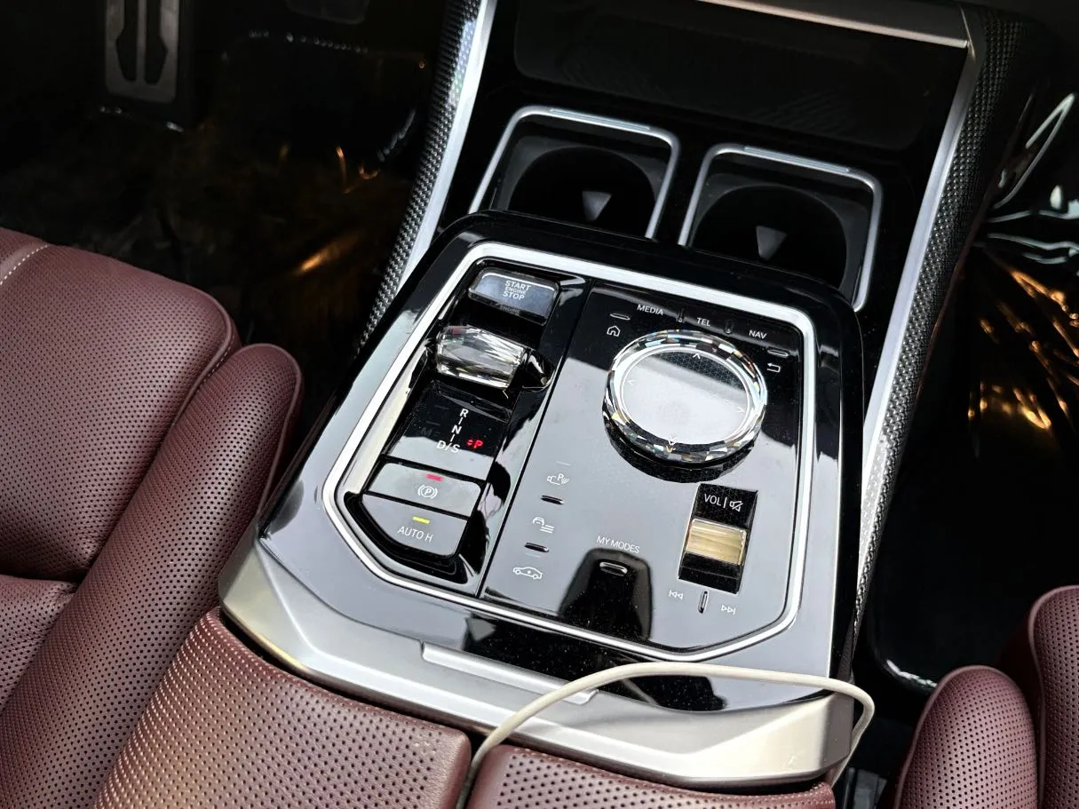 Car image 20