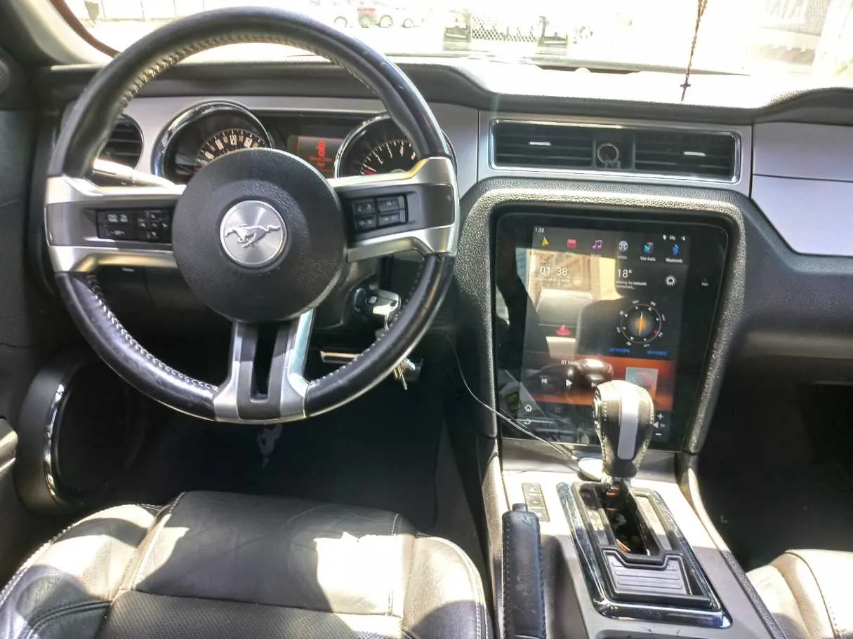 Car image 16