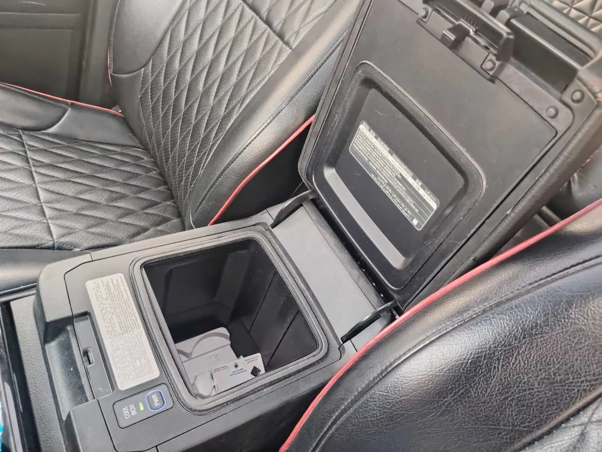 Car image 33