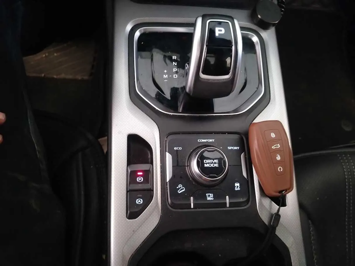 Car image 23