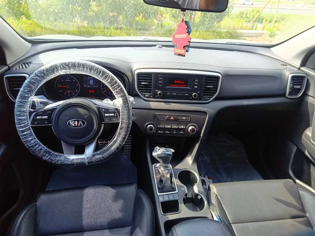 Car image 21
