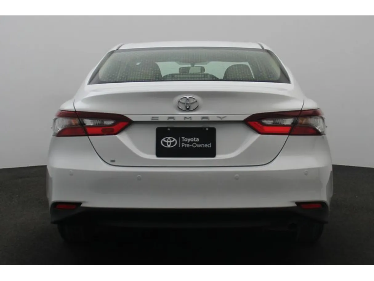 Car image 12