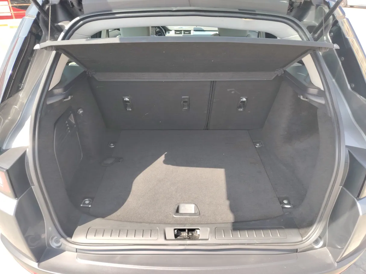Car image 27