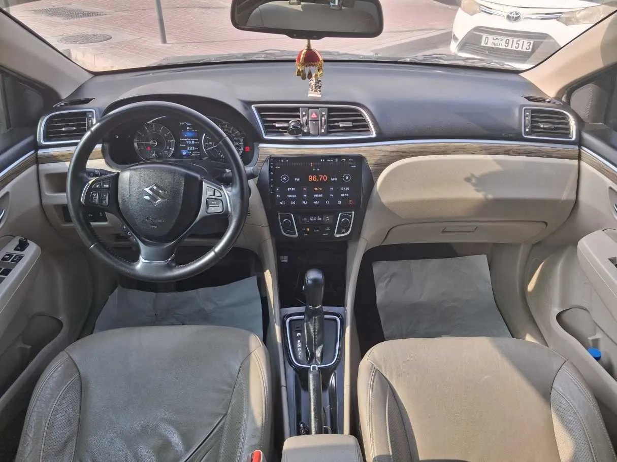Car image 16