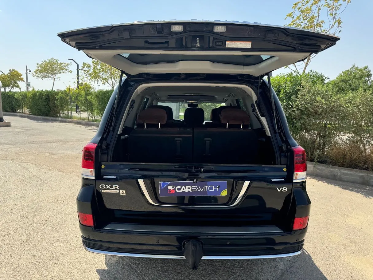 Car image 23