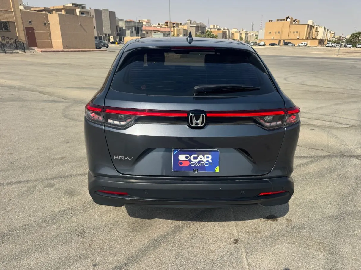 Car image 6