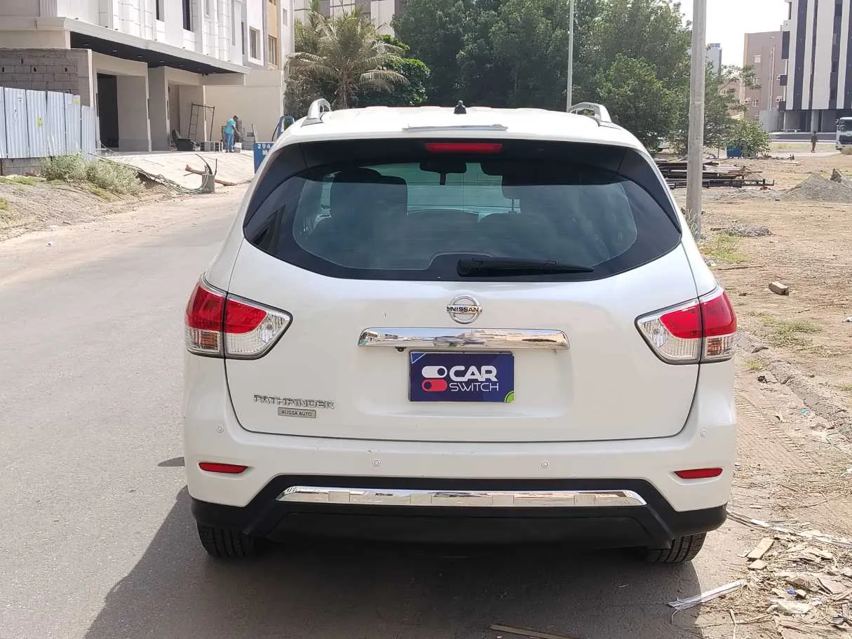 Car image 6
