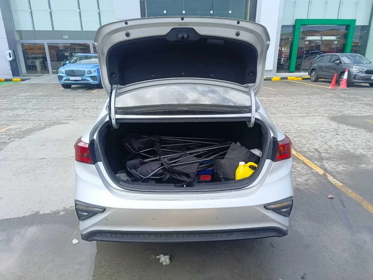 Car image 23