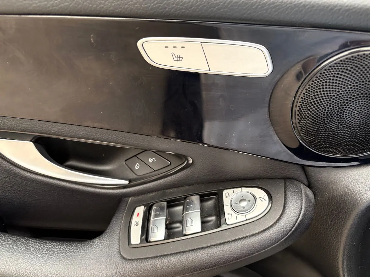 Car image 29