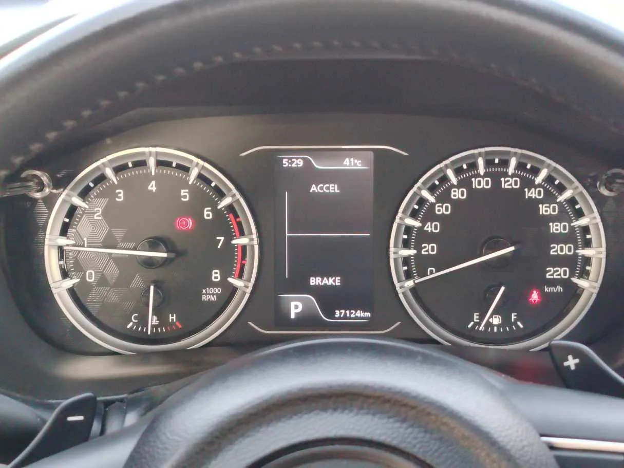Car image 24