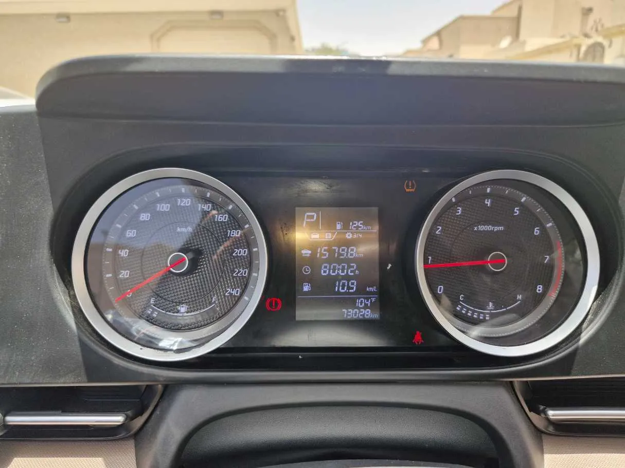Car image 19