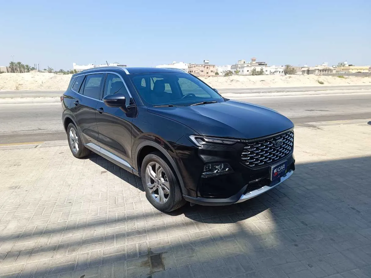 Car image 3