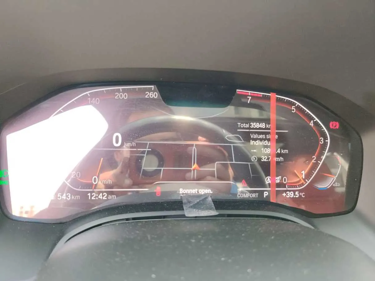 Car image 30