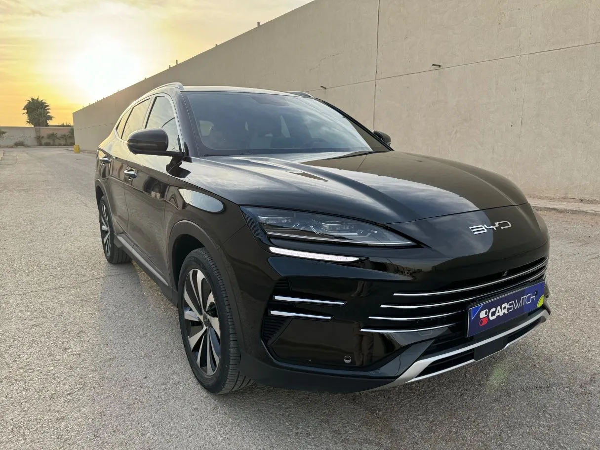 Car image 3