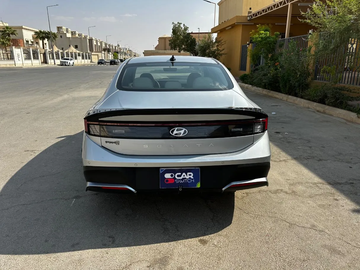 Car image 6