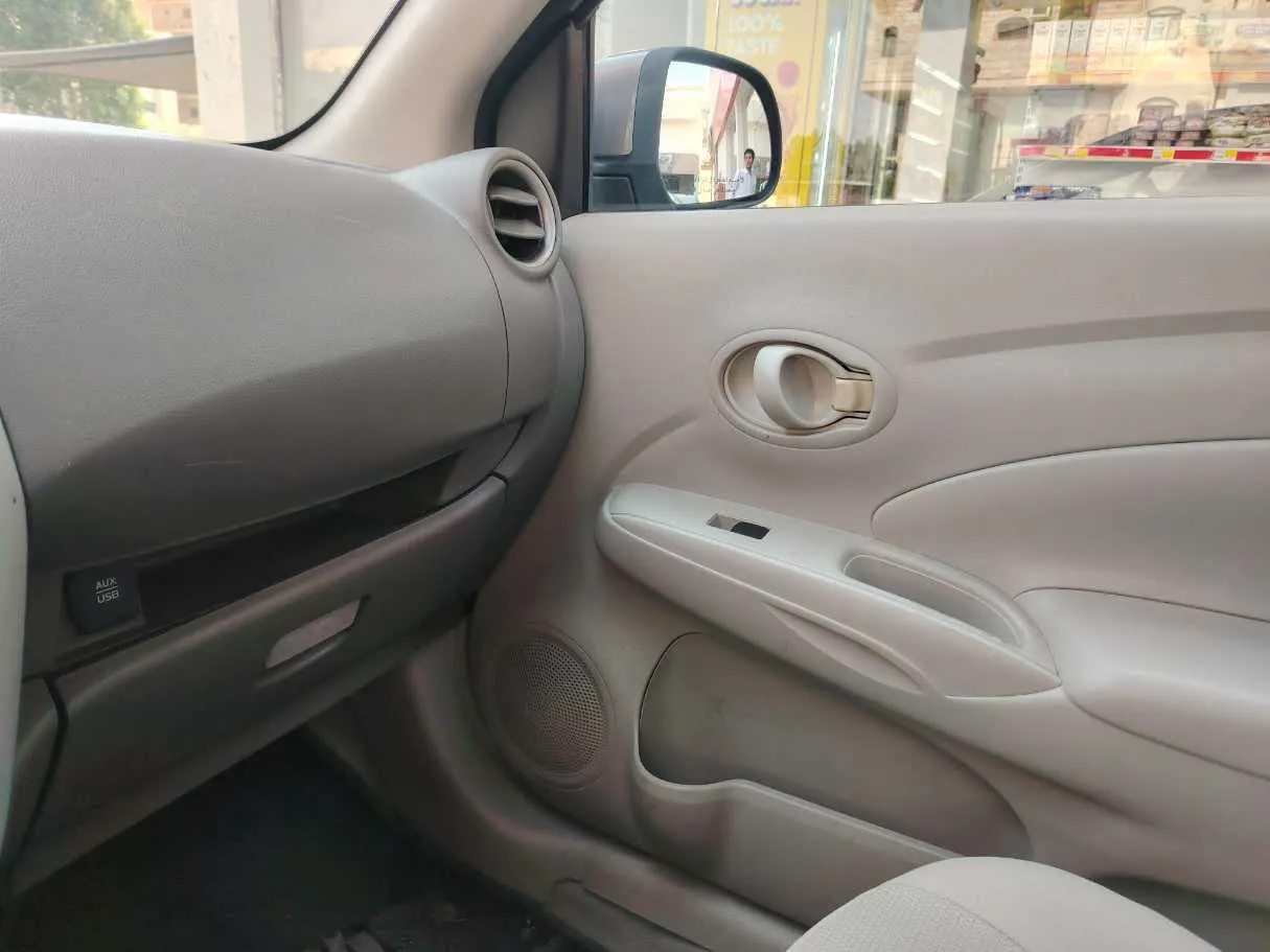 Car image 35