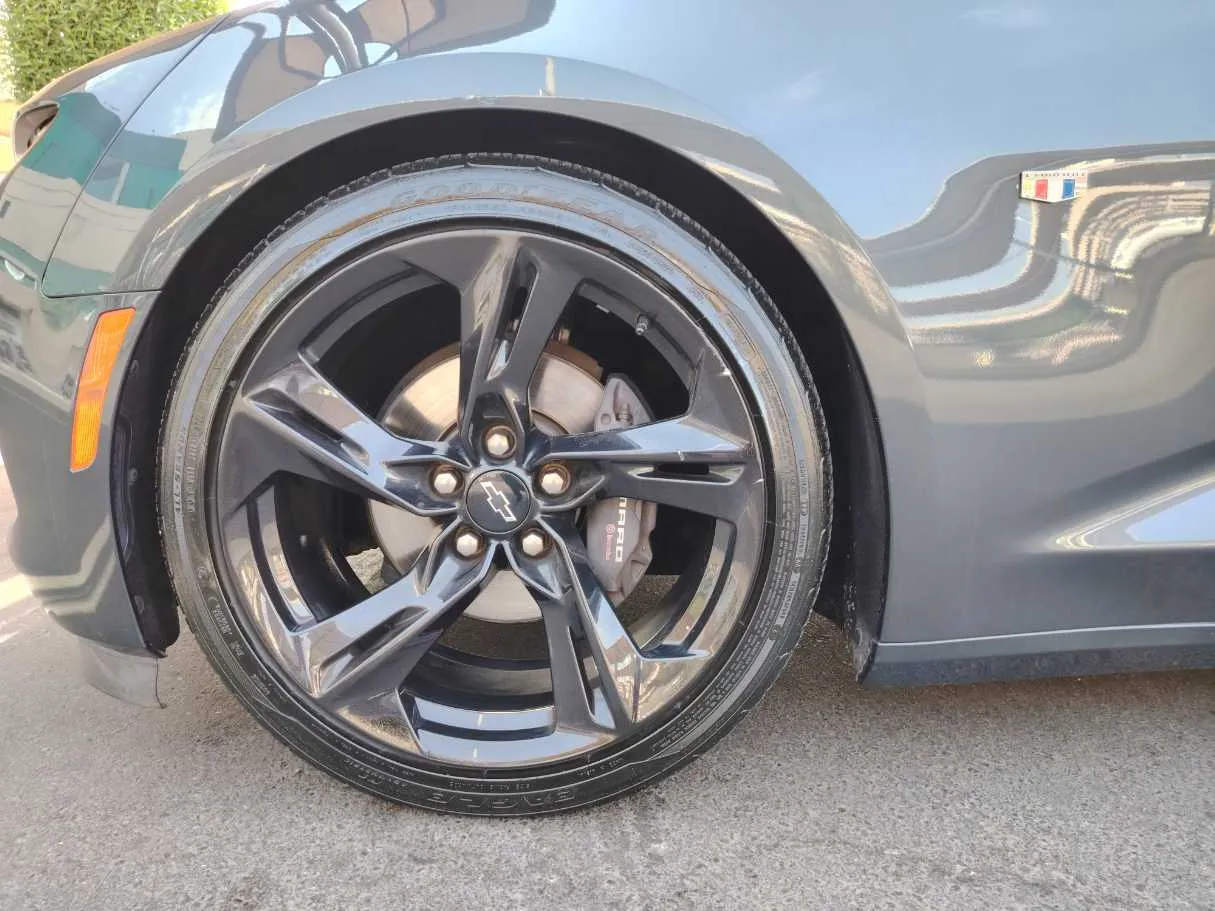 Car image 9