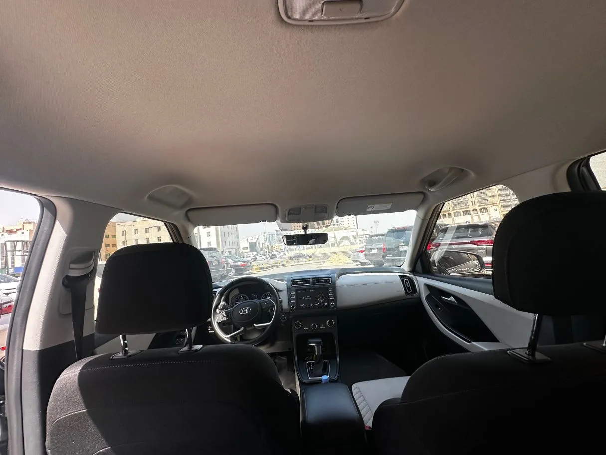 Car image 17