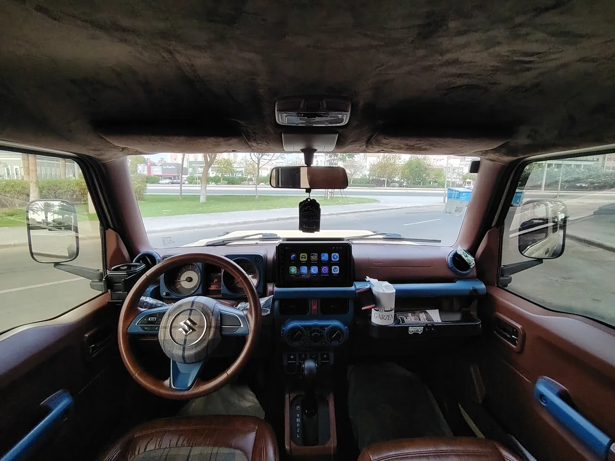 Car image 15