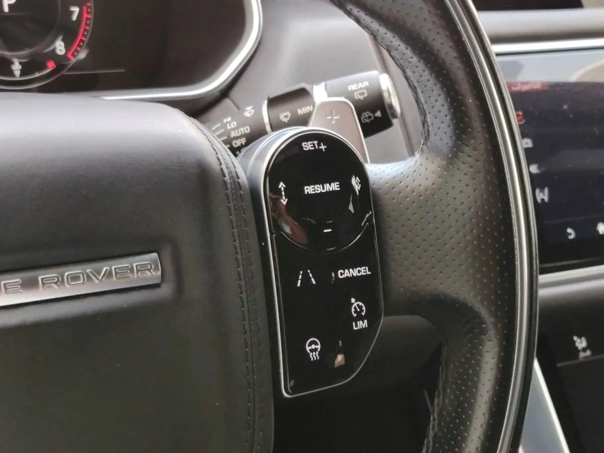 Car image 37