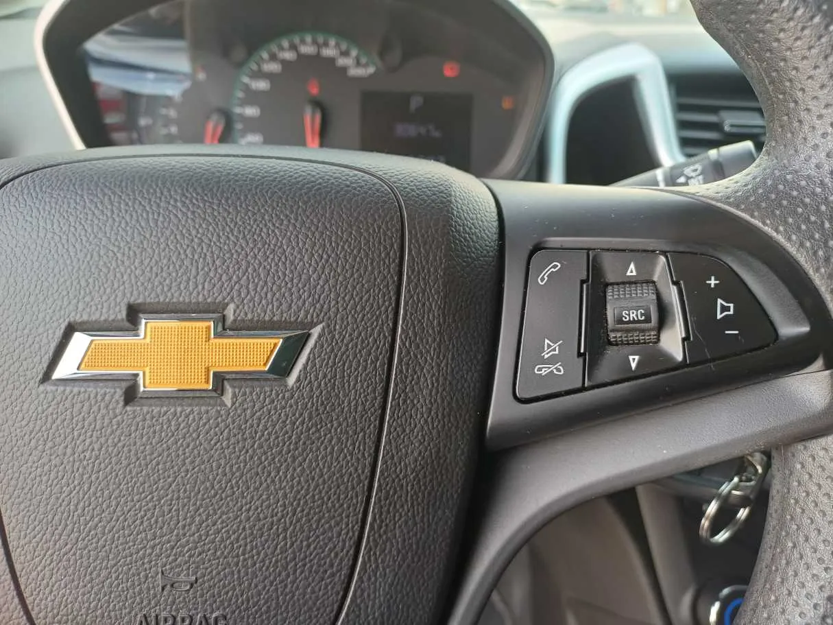 Car image 19