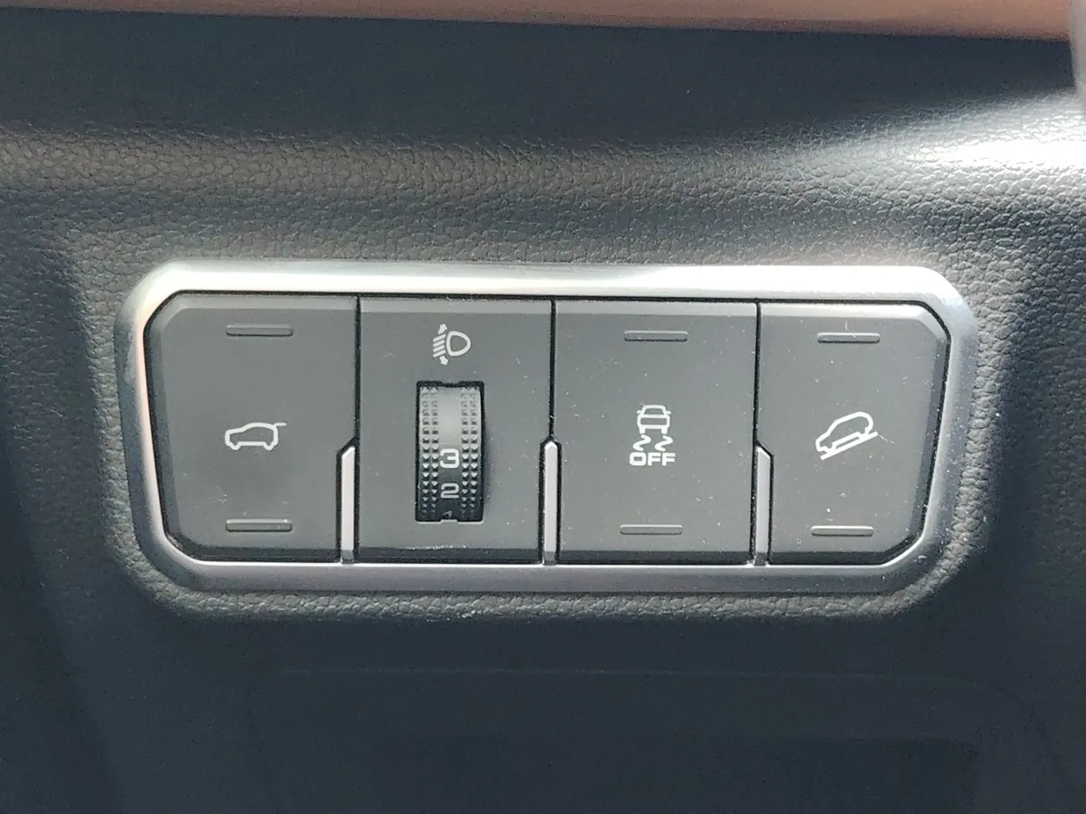 Car image 34