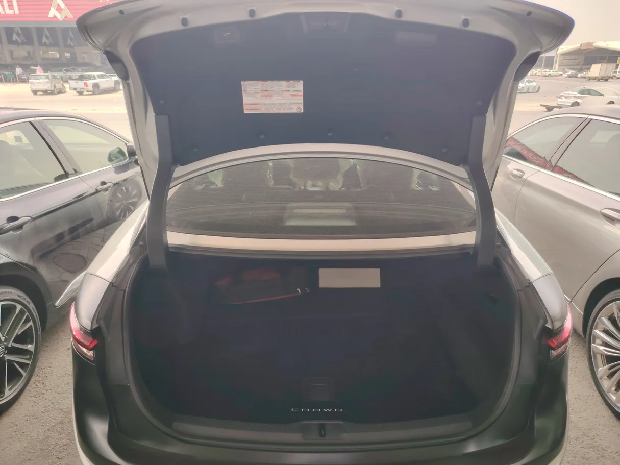 Car image 34