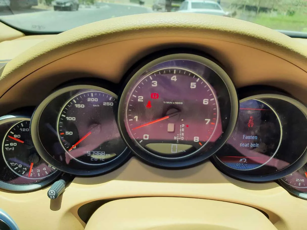 Car image 18